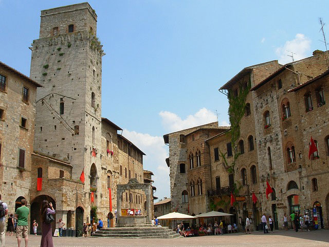 Cisterna Square of San Gimignano